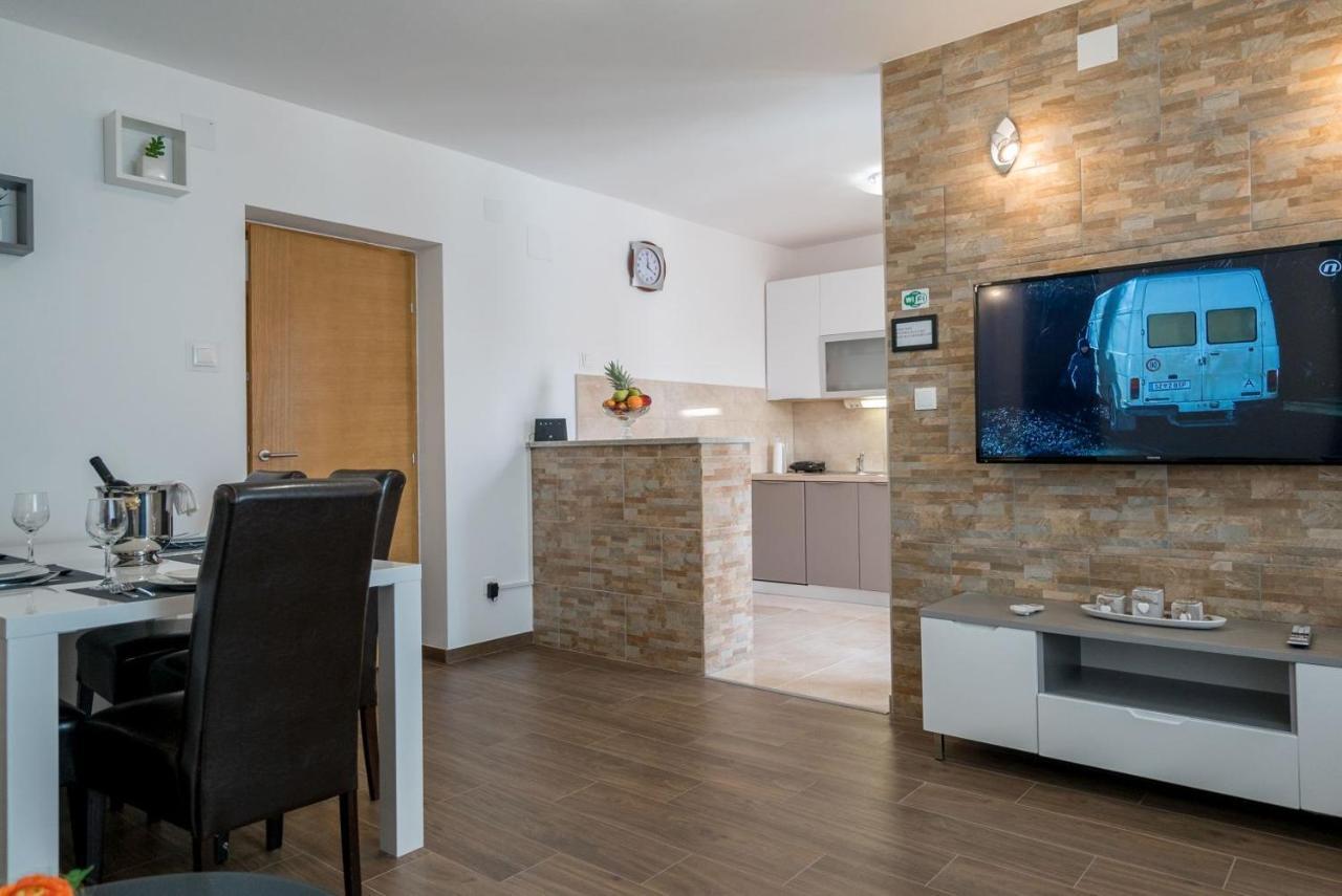 Apartment Anteo Free Parking Split Bagian luar foto