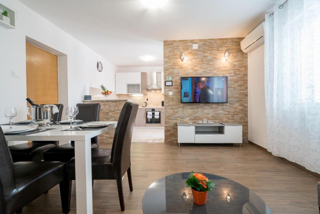 Apartment Anteo Free Parking Split Bagian luar foto