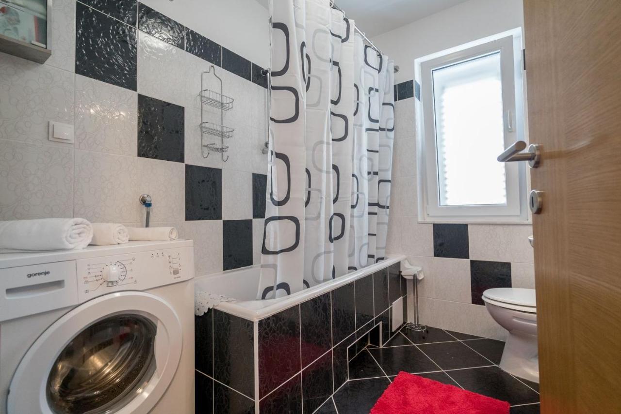 Apartment Anteo Free Parking Split Bagian luar foto